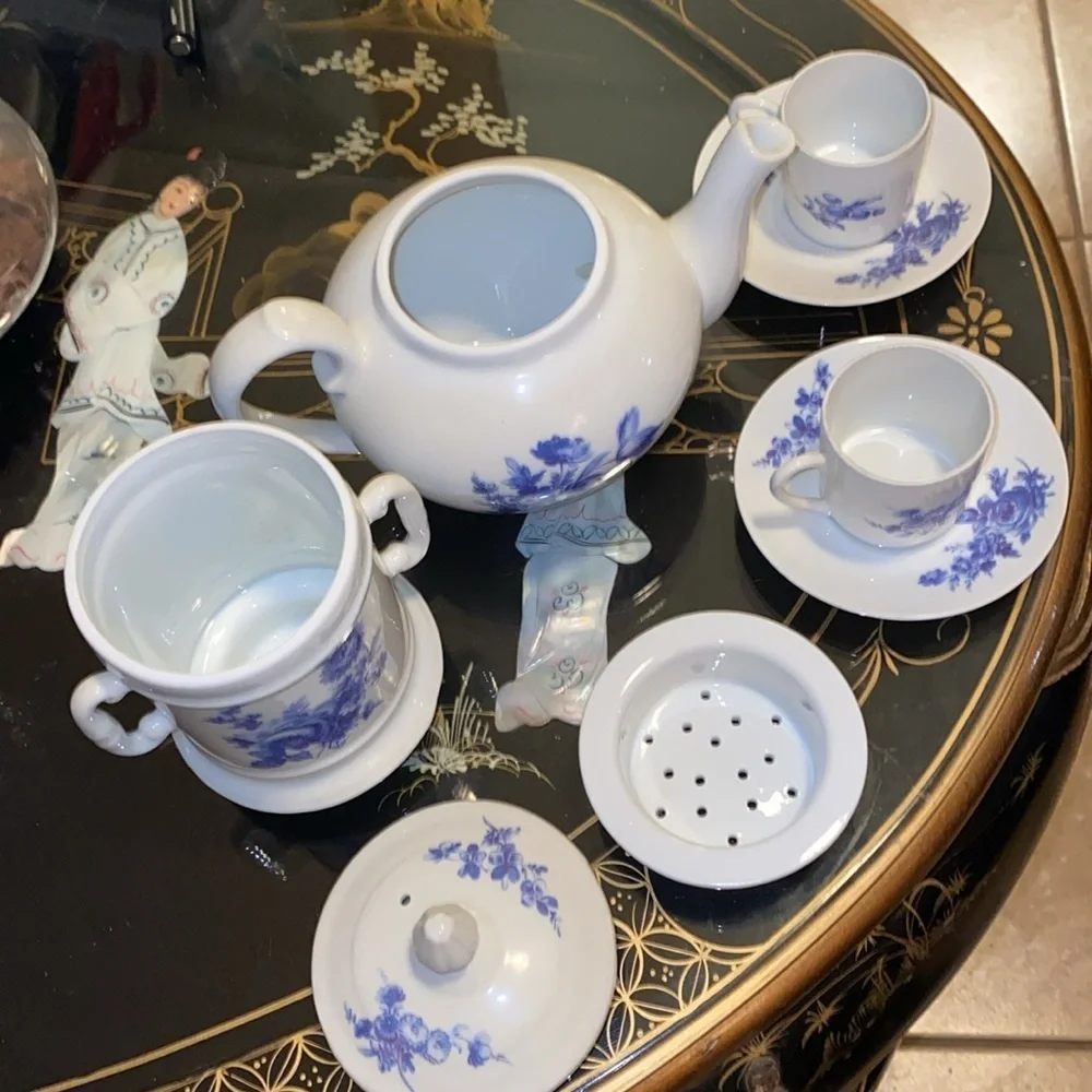 Vintage Pillivuyt France Teapot Diffuser Strainer with 2 tea cups and 2 saucers